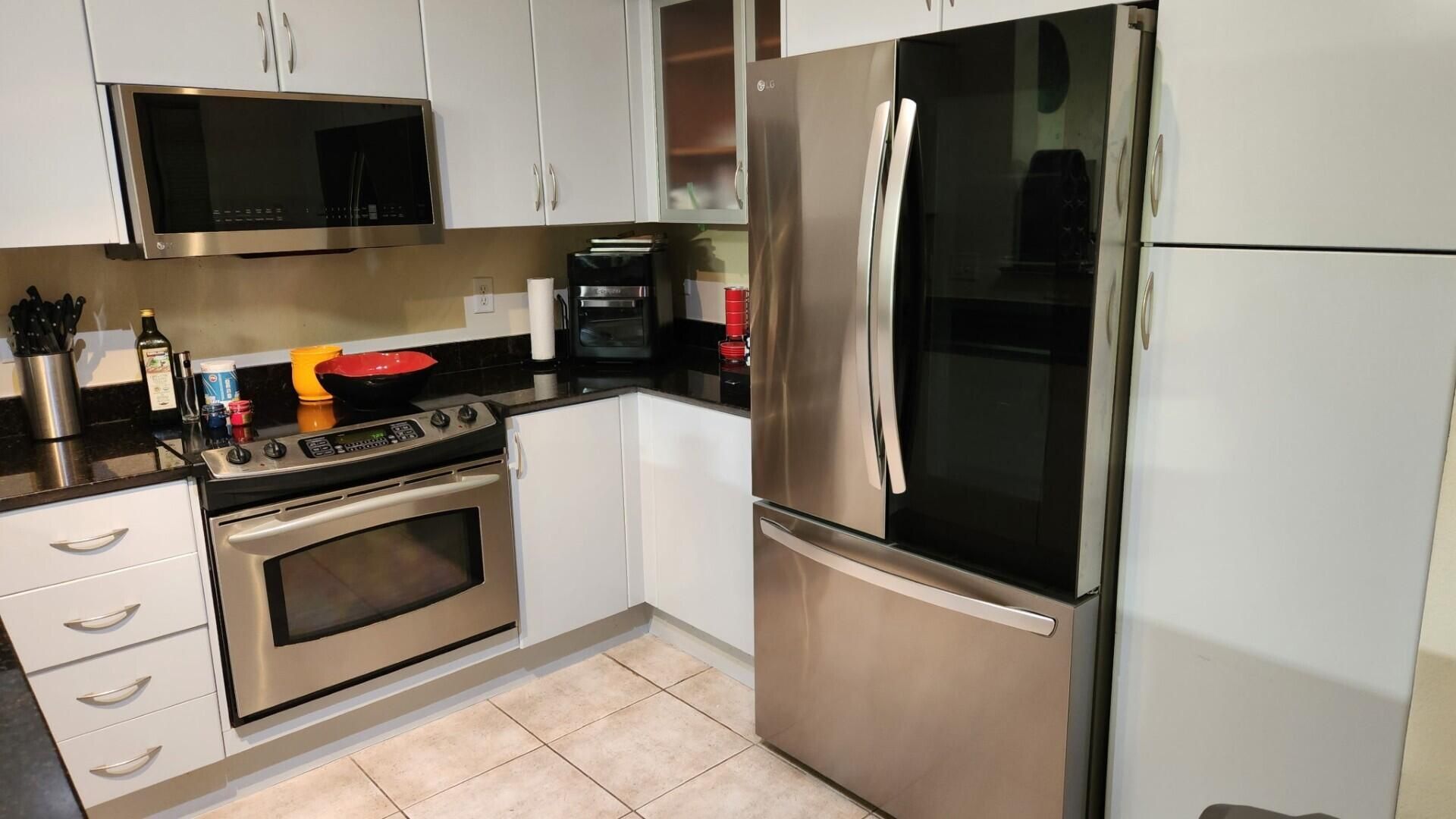 806 E Windward Way, Unit 305, Lantana, FL 33462 Photo