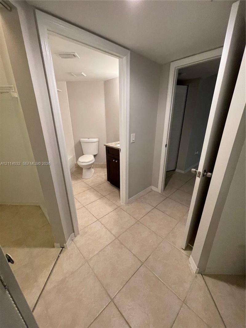 4177 N Haverhill Rd , Unit 821, West Palm Beach, FL 33417 Photo