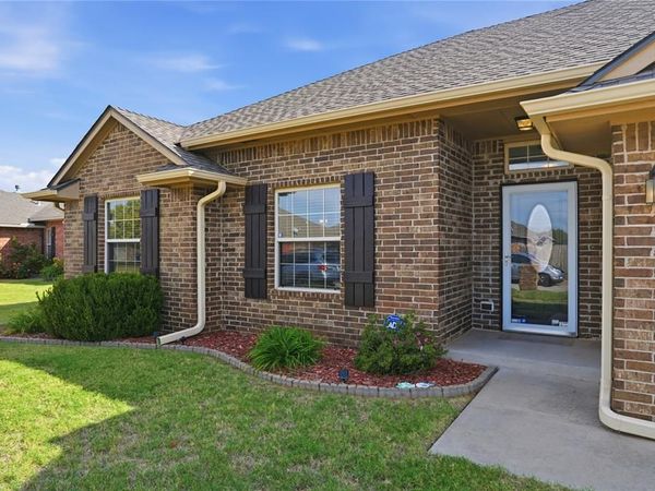 1904 Hebron Court, Yukon, OK 73099