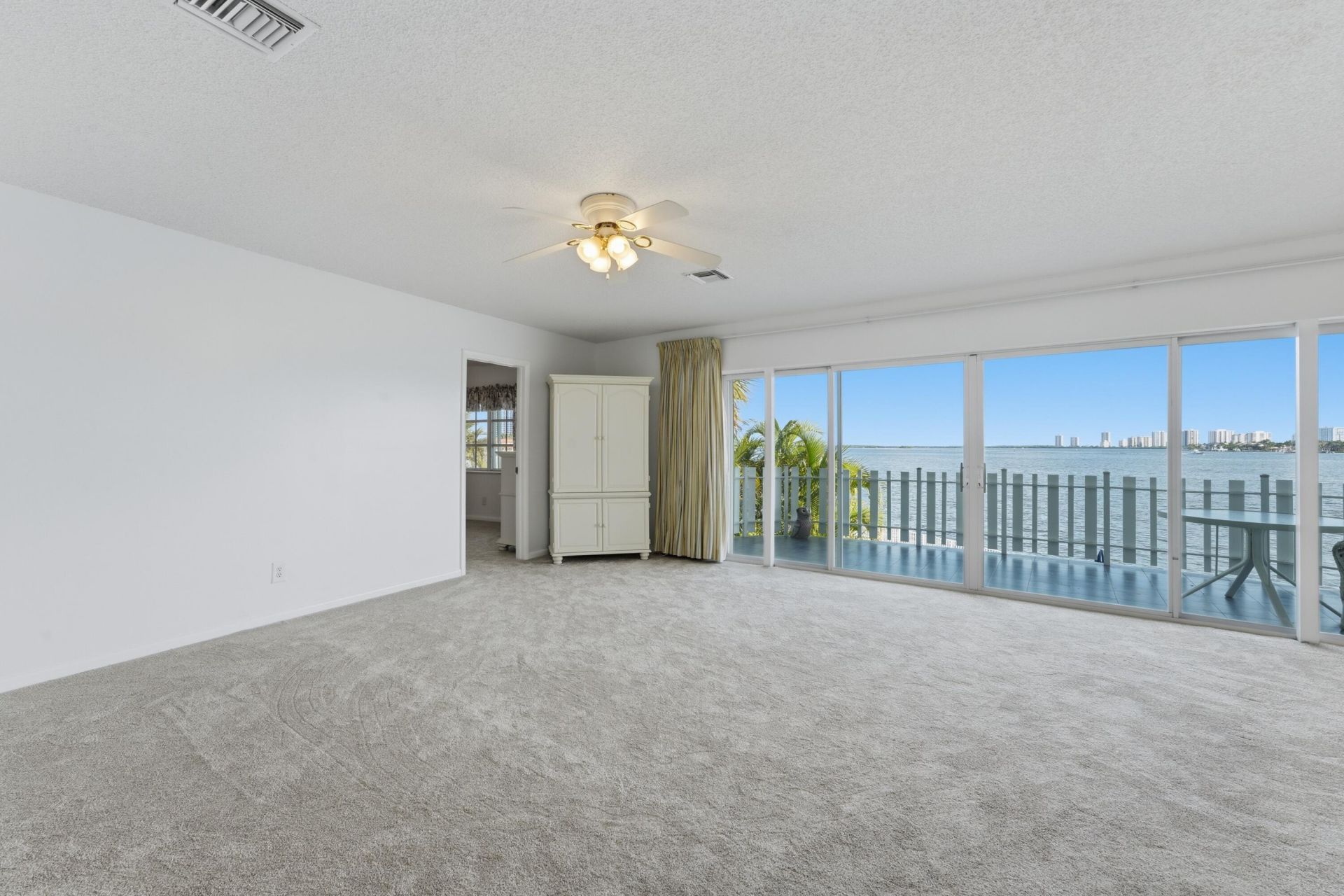 371 Wilma Circle, Unit 4, Riviera Beach, FL 33404 Photo