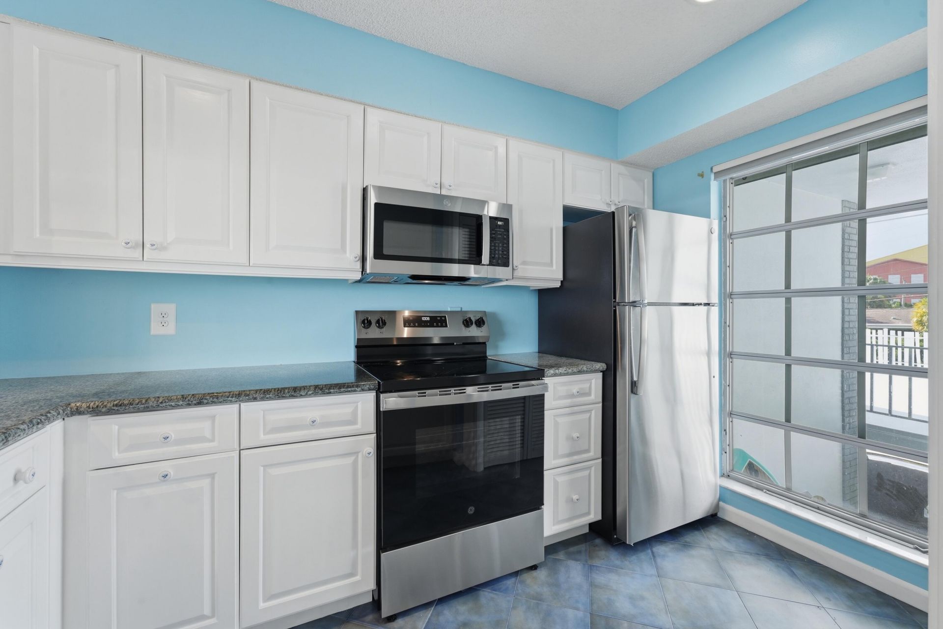 371 Wilma Circle, Unit 4, Riviera Beach, FL 33404 Photo