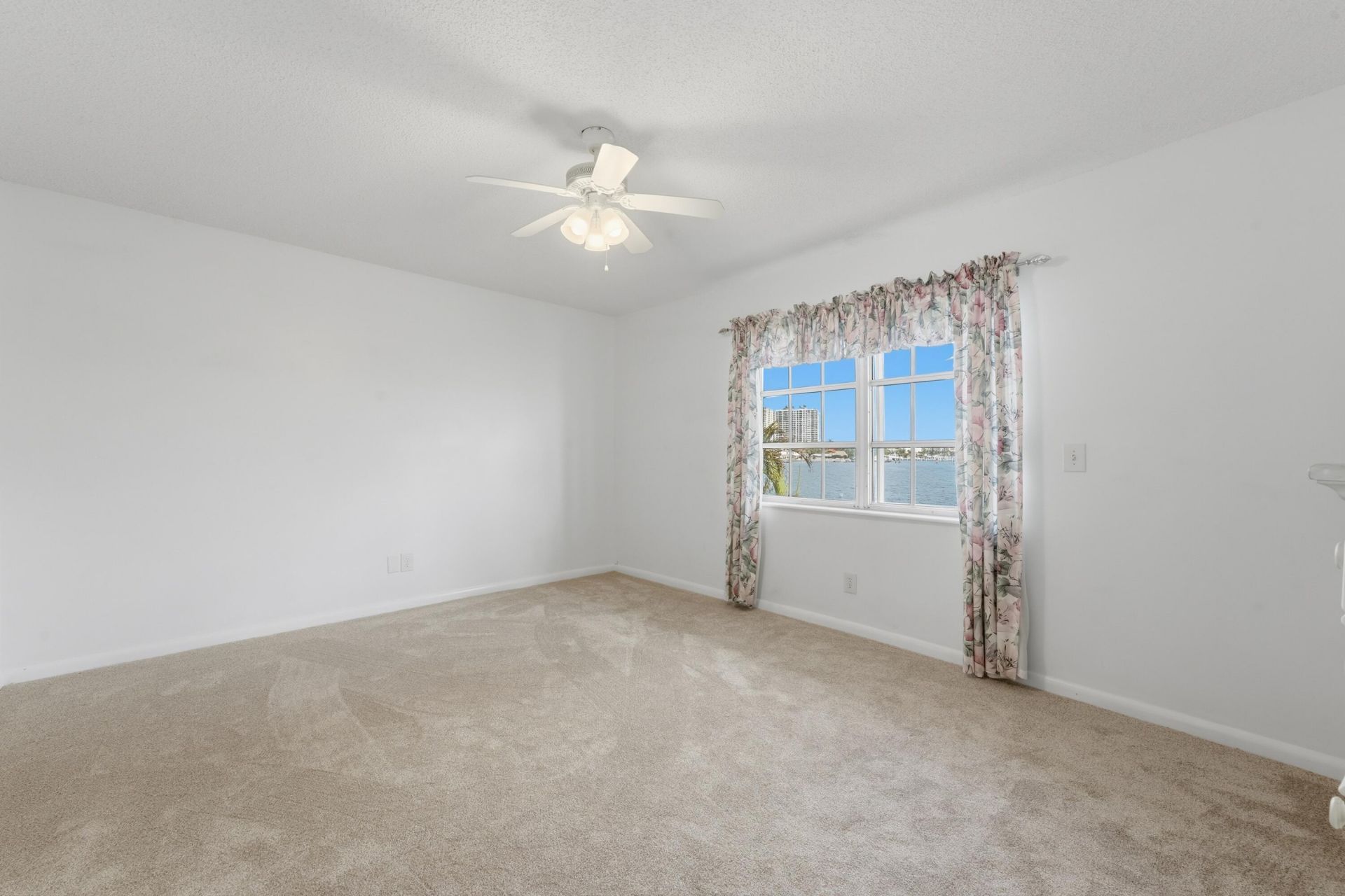 371 Wilma Circle, Unit 4, Riviera Beach, FL 33404 Photo