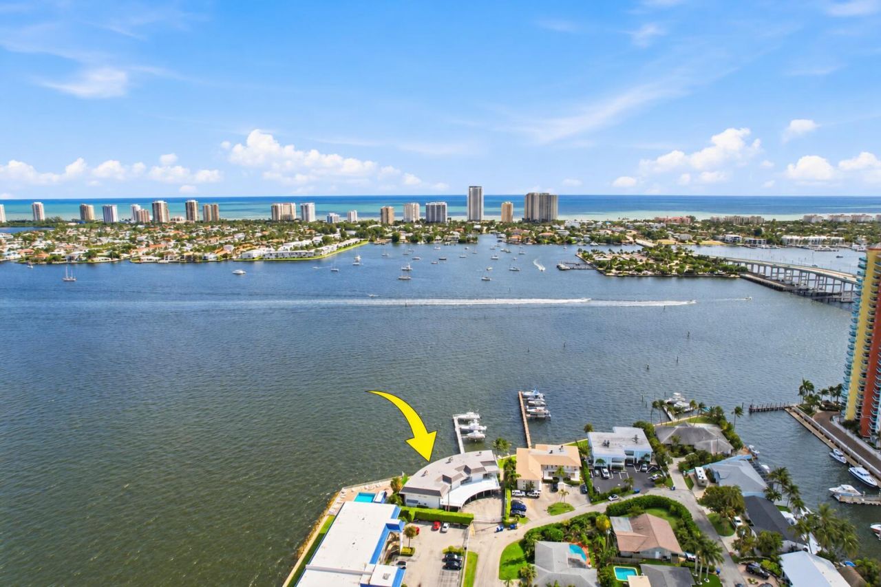 371 Wilma Circle, Unit 4, Riviera Beach, FL 33404 Photo
