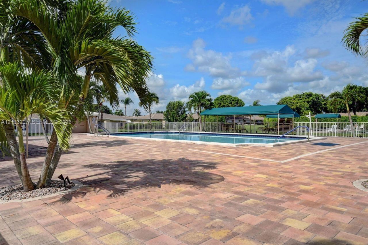 8980 Warwick Dr , Unit 410, Boca Raton, FL 33433 Photo