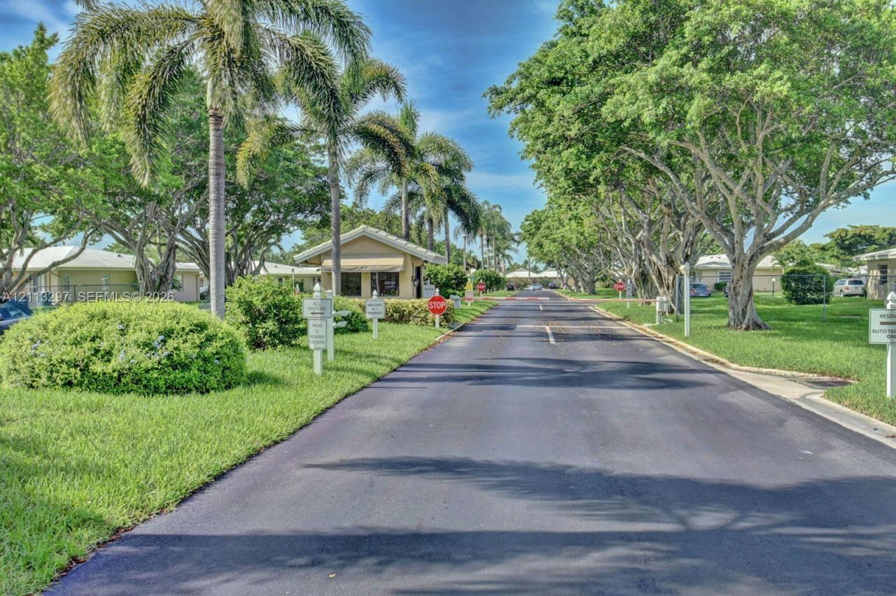 8980 Warwick Dr , Unit 410, Boca Raton, FL 33433 Photo