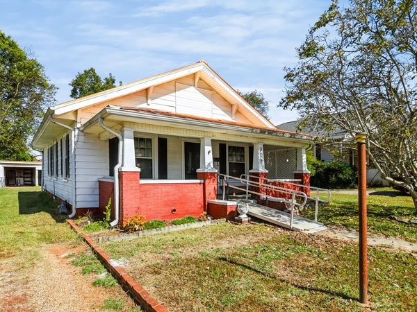 305 2nd St, Tuscumbia, AL 35674