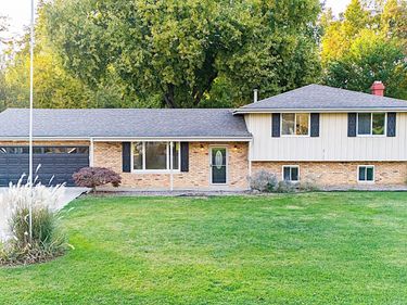 503 COUNTRY CLUB Drive, Pekin, IL 61554