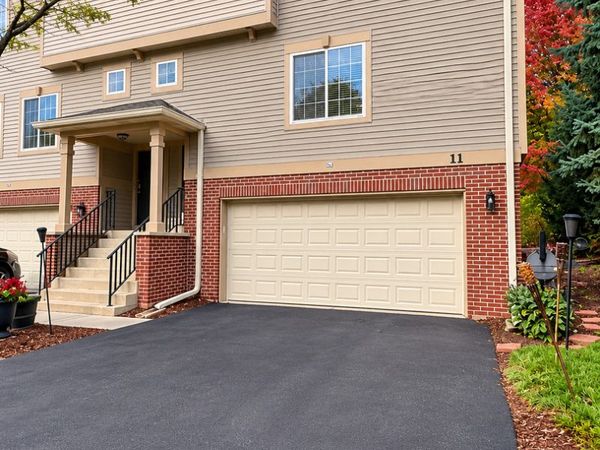 11 Monarch Drive , Streamwood, IL 60107