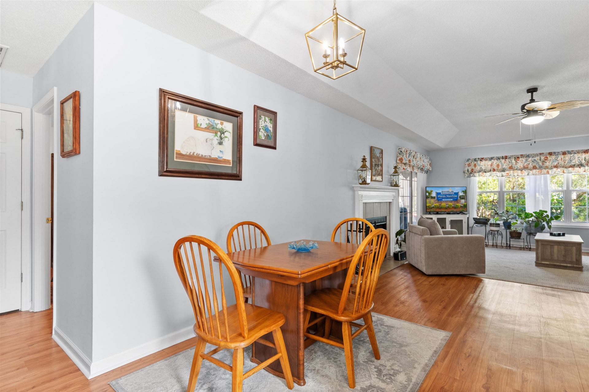 82 Pool Pl. Photo 11