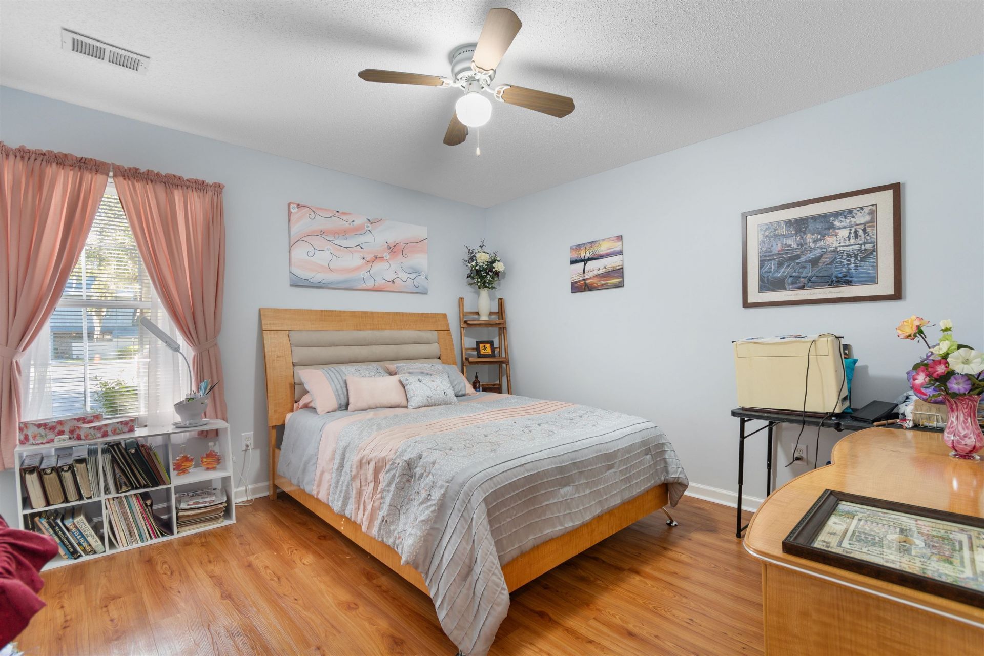 82 Pool Pl. Photo 25