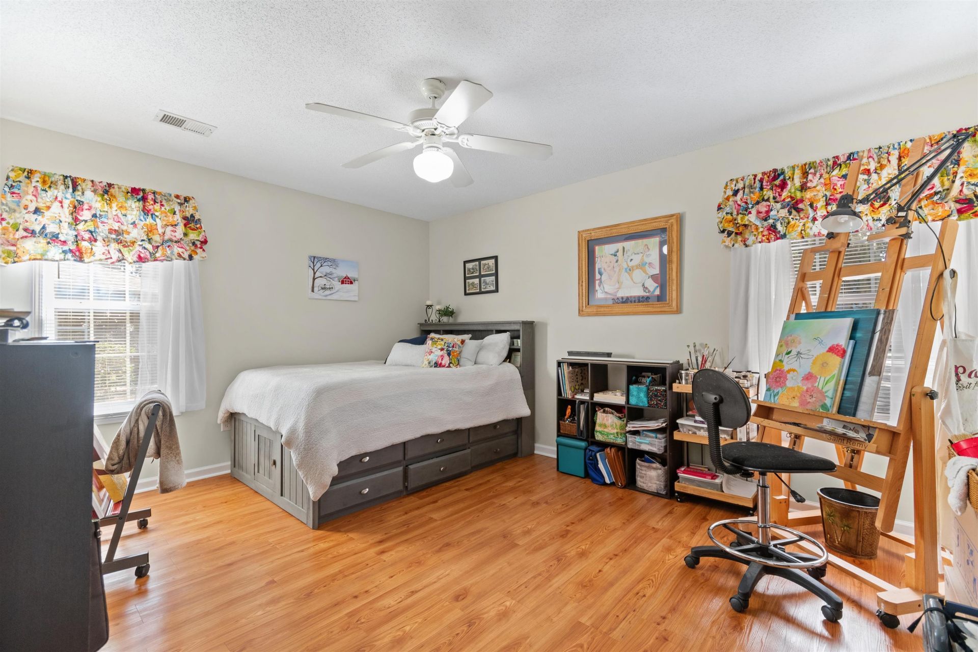 82 Pool Pl. Photo 27