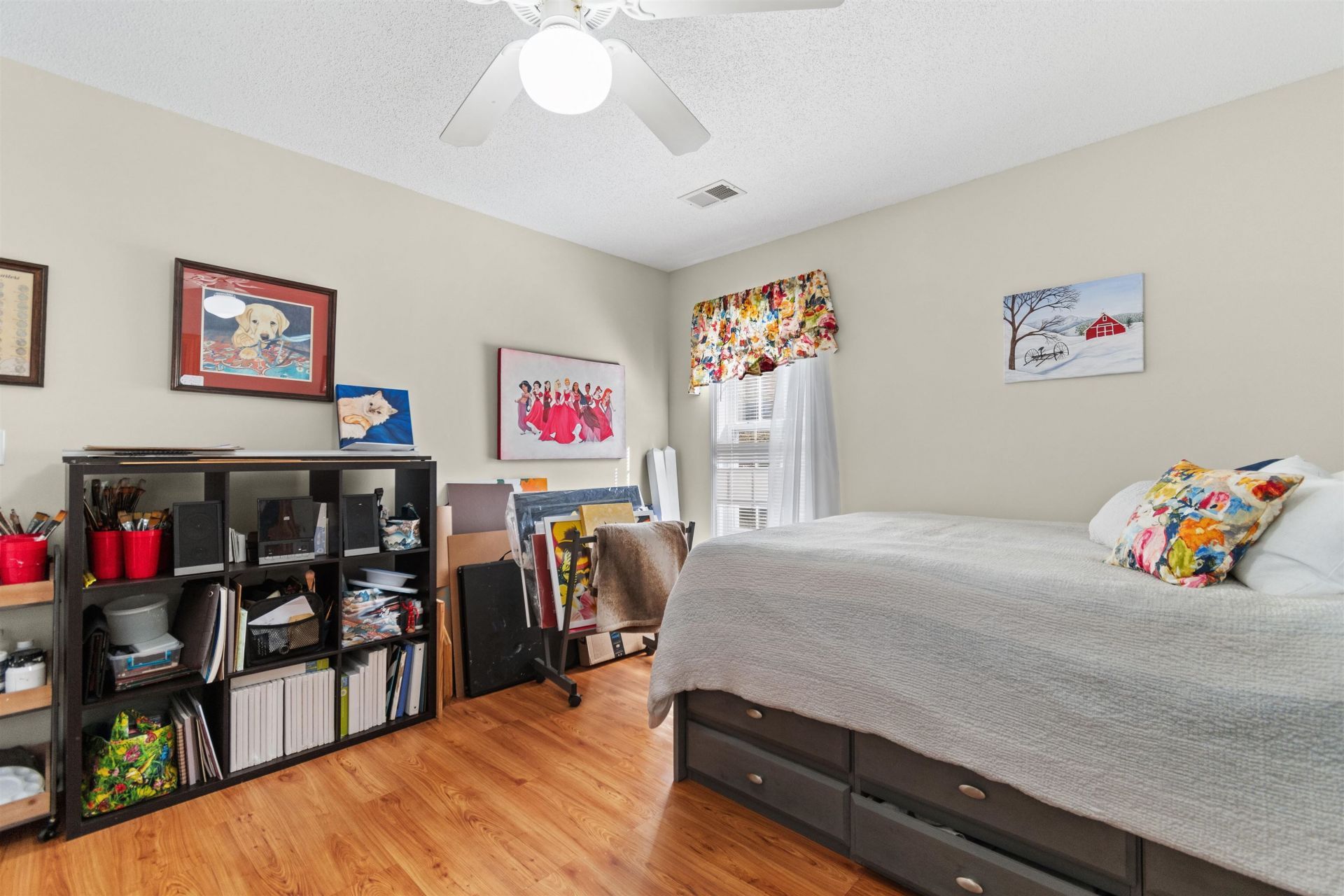 82 Pool Pl. Photo 29