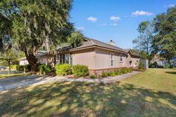 82 Pool Pl. photo 4