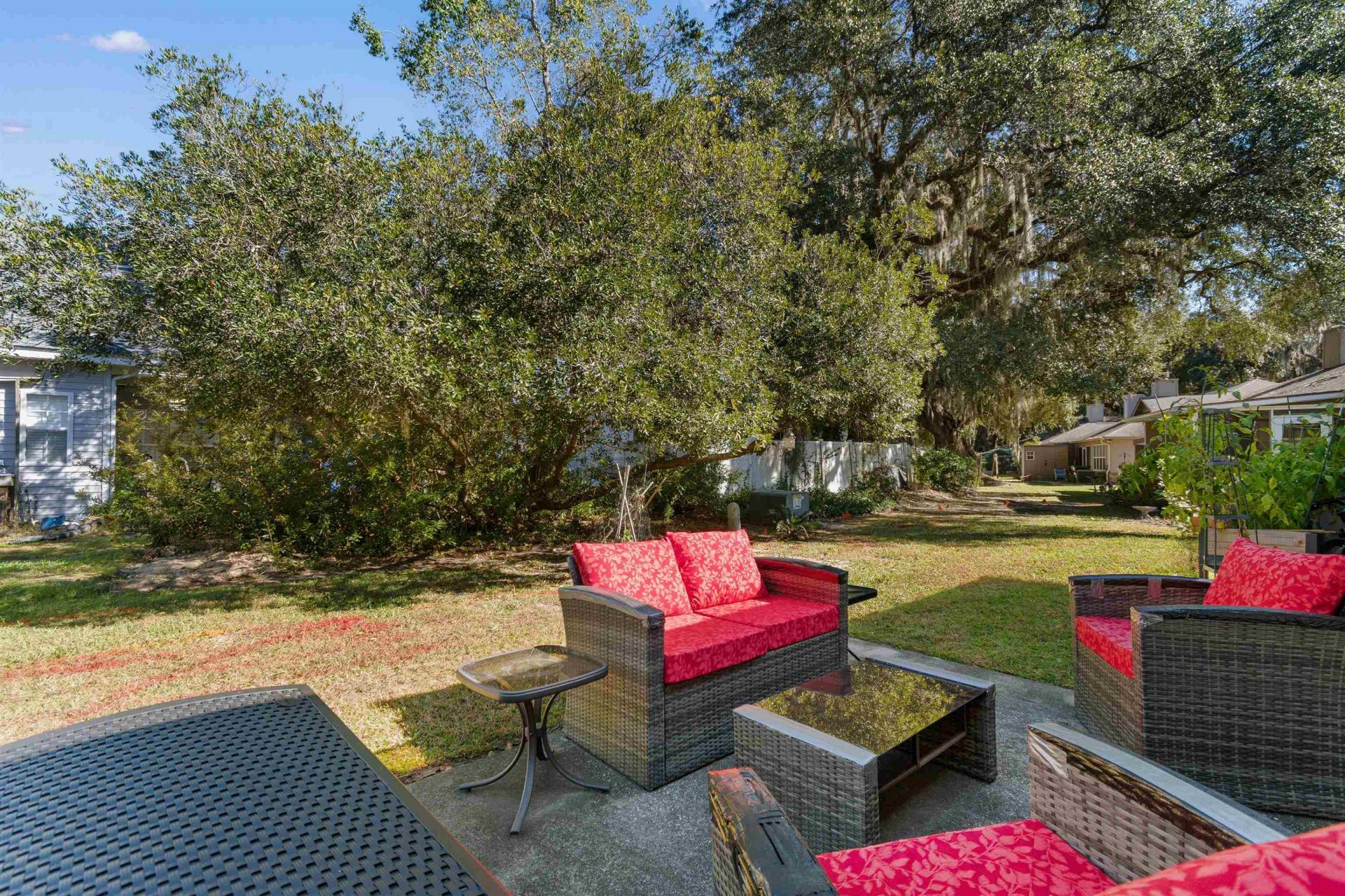 82 Pool Pl. Photo 31