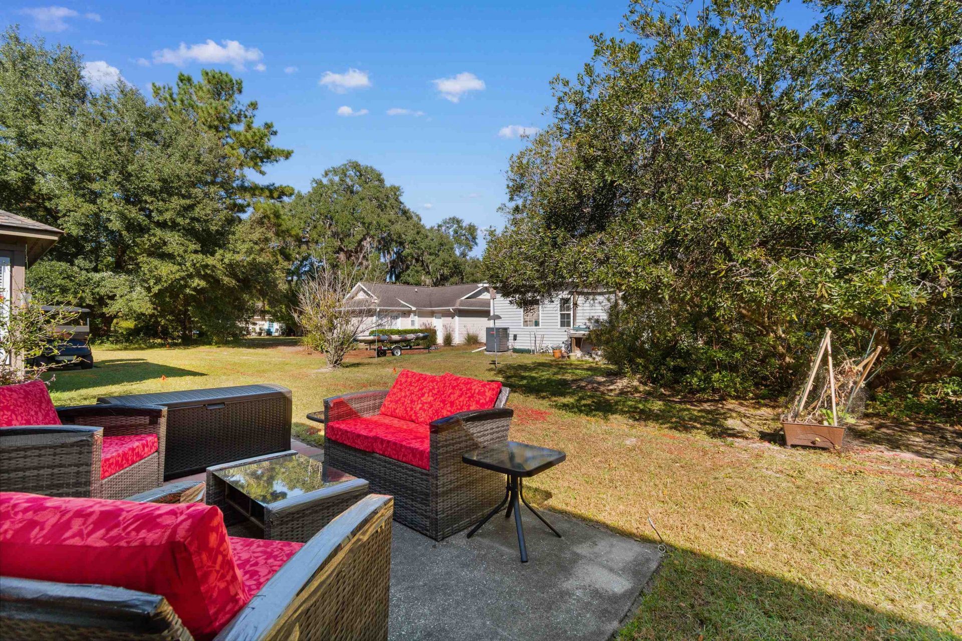 82 Pool Pl. Photo 32