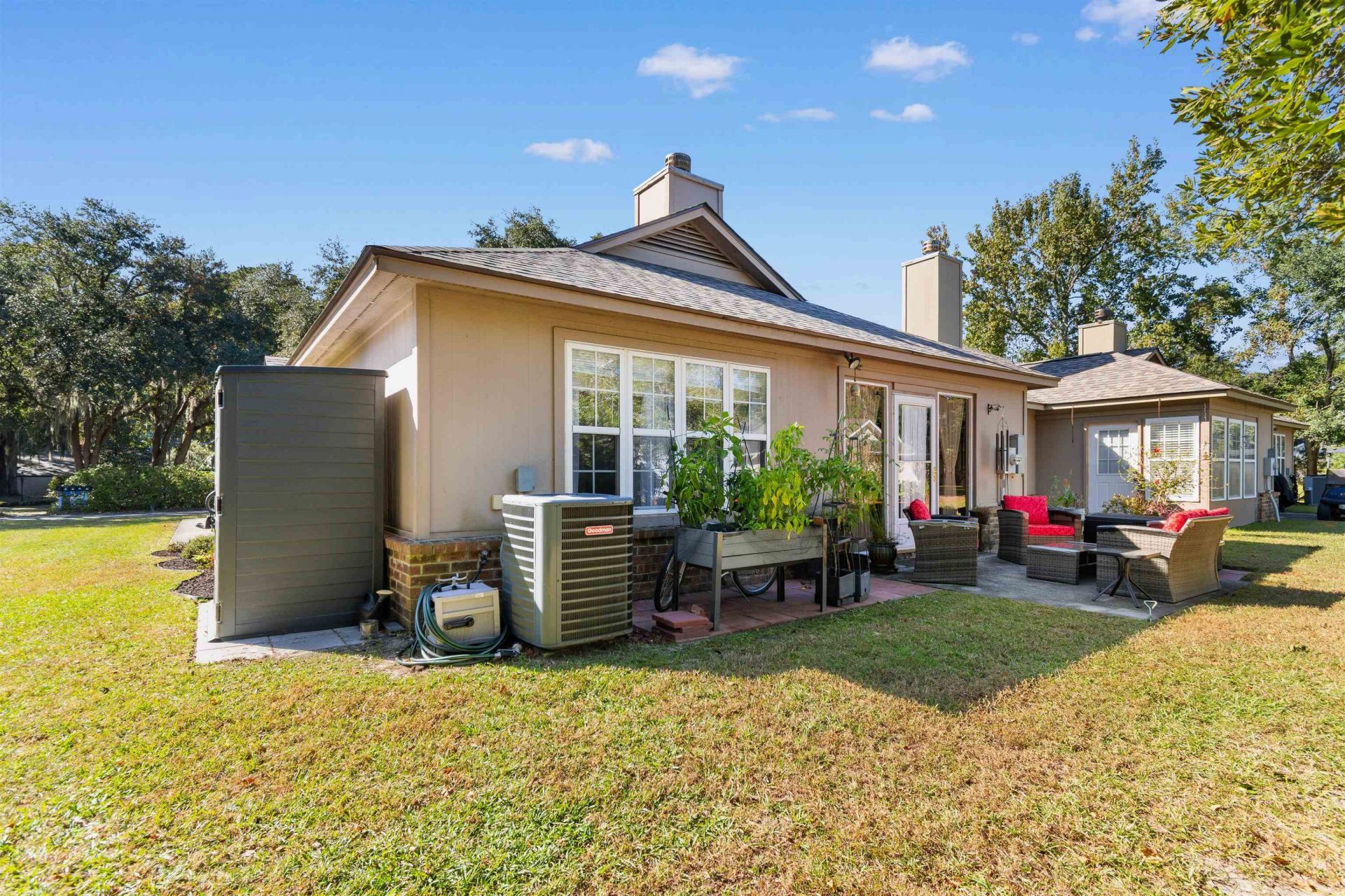 82 Pool Pl. Photo 33