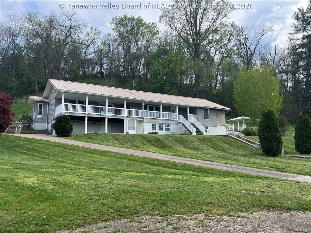 852 Fourth Street, Mason, WV 25260 Main Photo