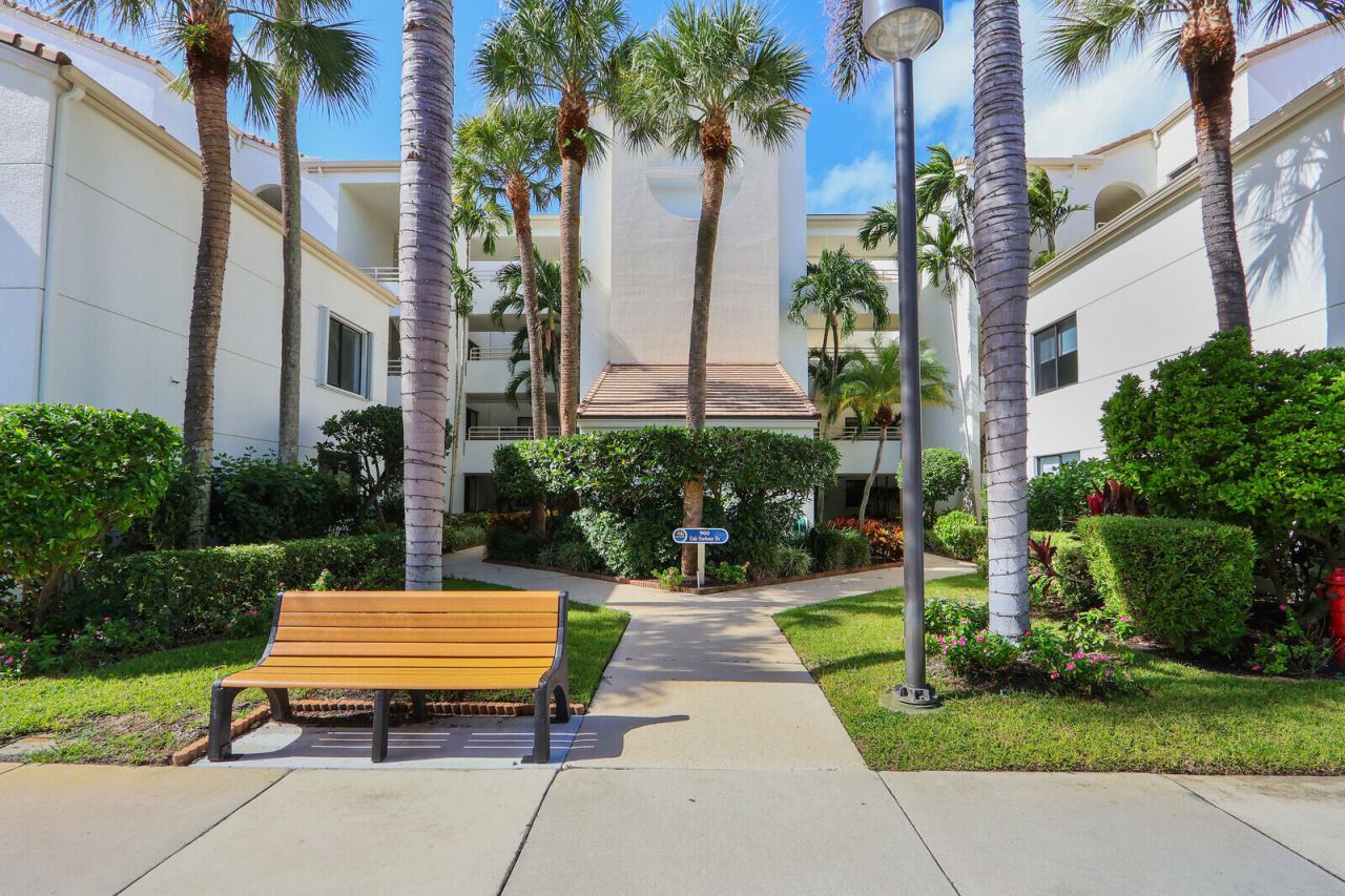 944 Oak Harbour Drive, Juno Beach, FL 33408 Photo