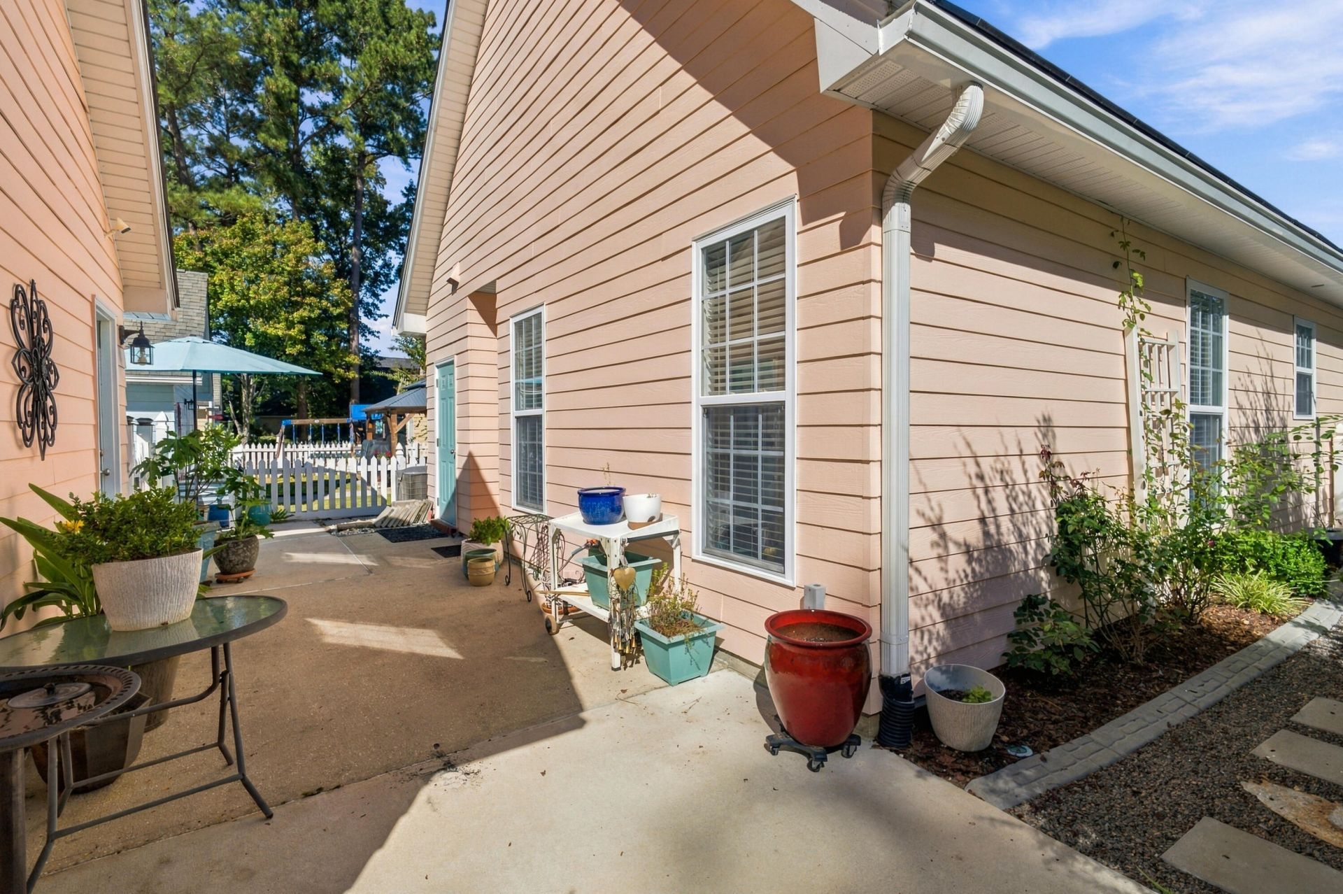 404 Pimpernel Street Photo 25