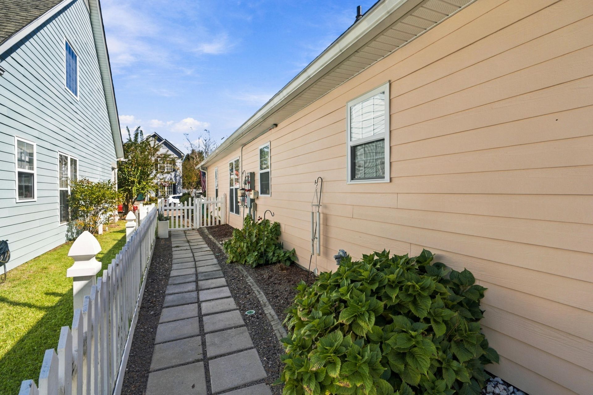 404 Pimpernel Street Photo 27