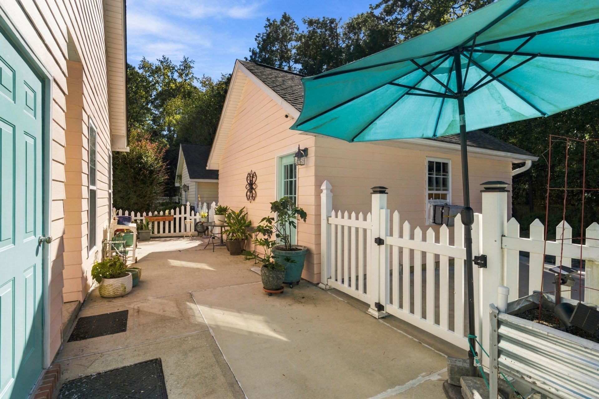 404 Pimpernel Street Photo 28