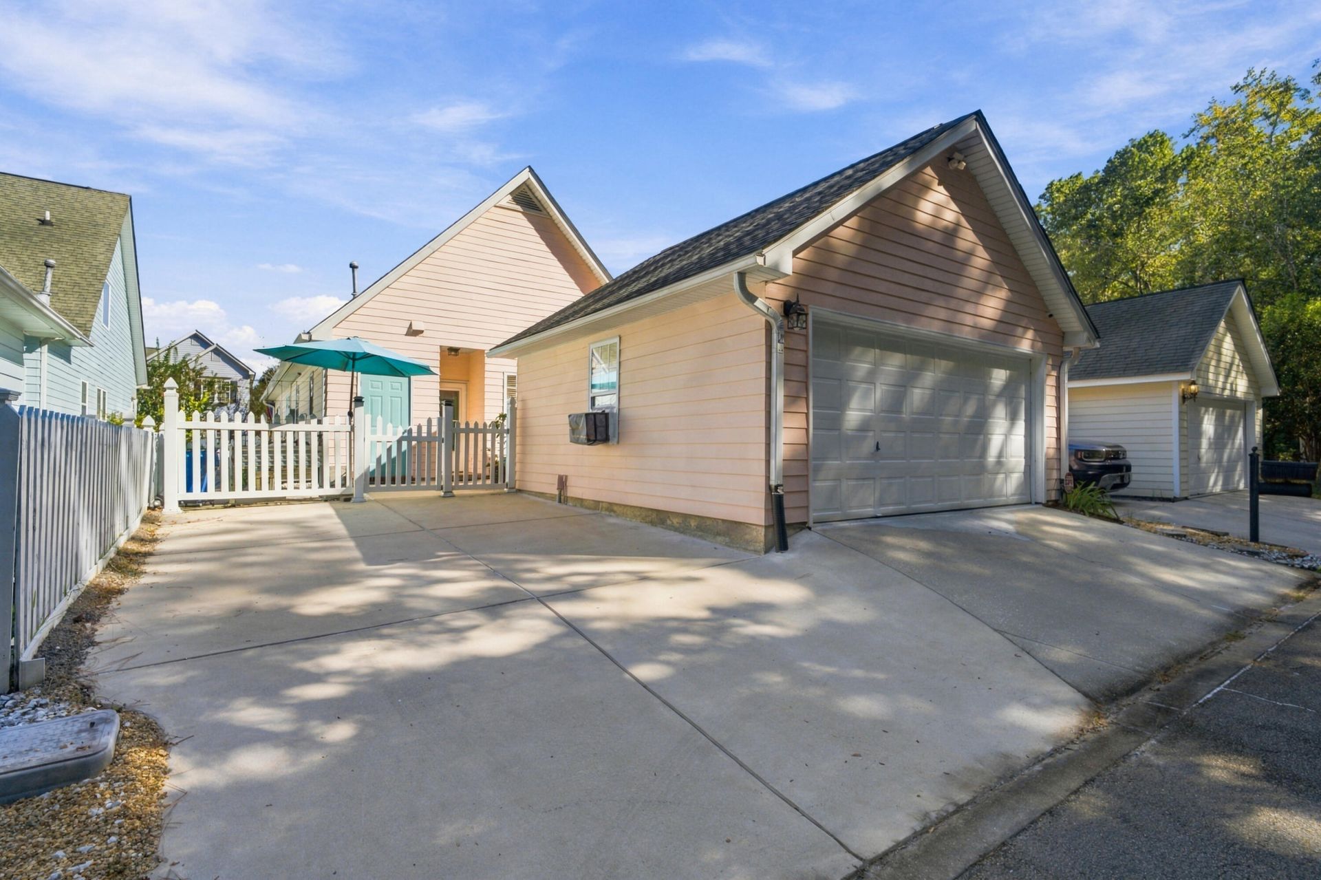 404 Pimpernel Street Photo 30