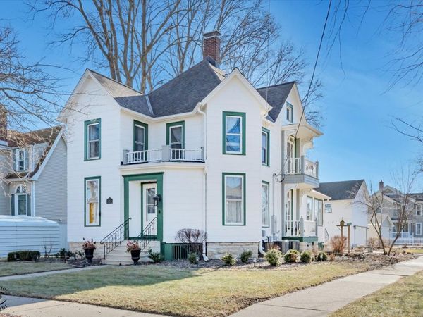 303 E Prospect Avenue , Ottawa, IL 61350