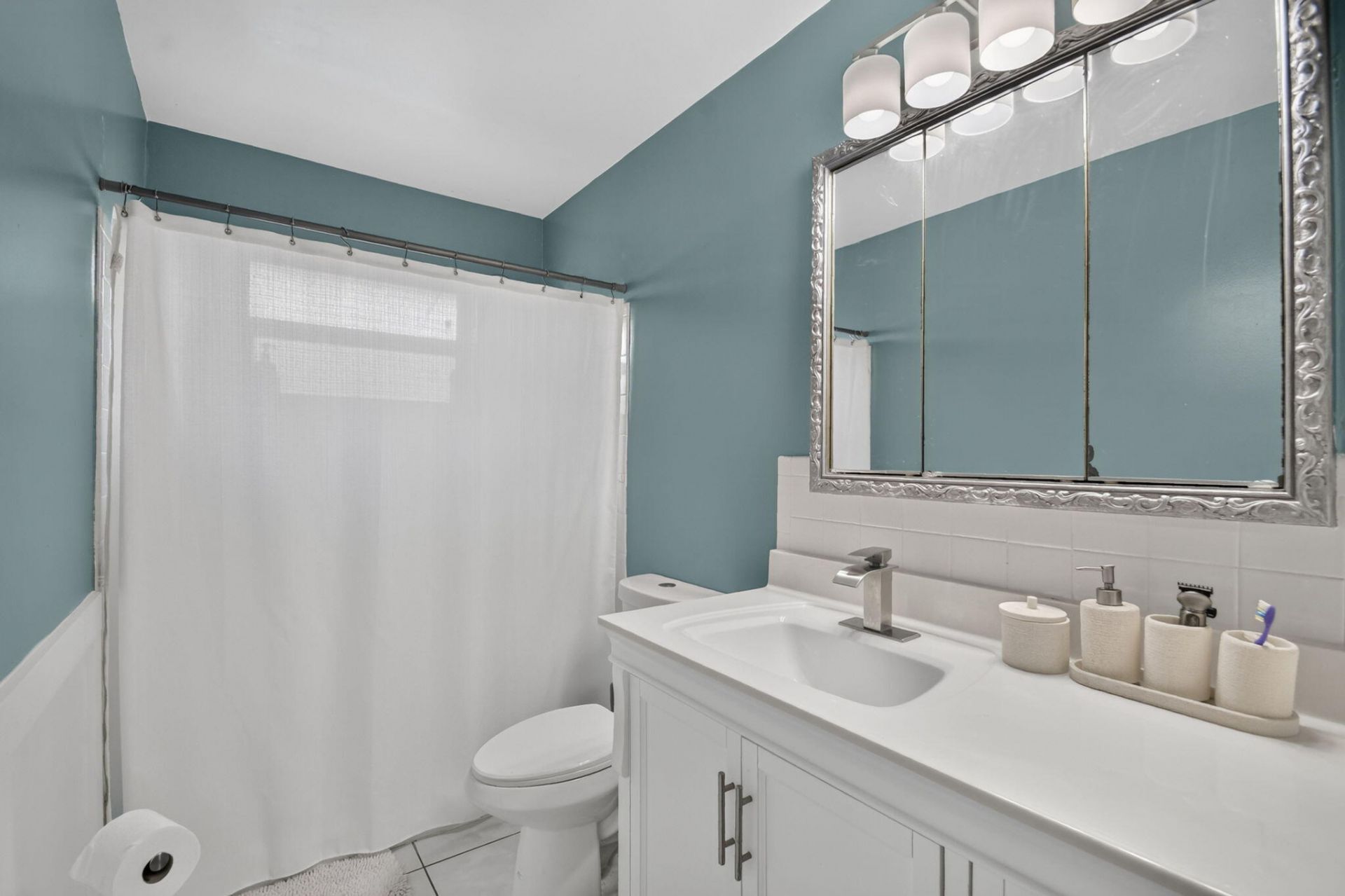 5780 Fernley Drive W, Unit 109, West Palm Beach, FL 33415 Photo