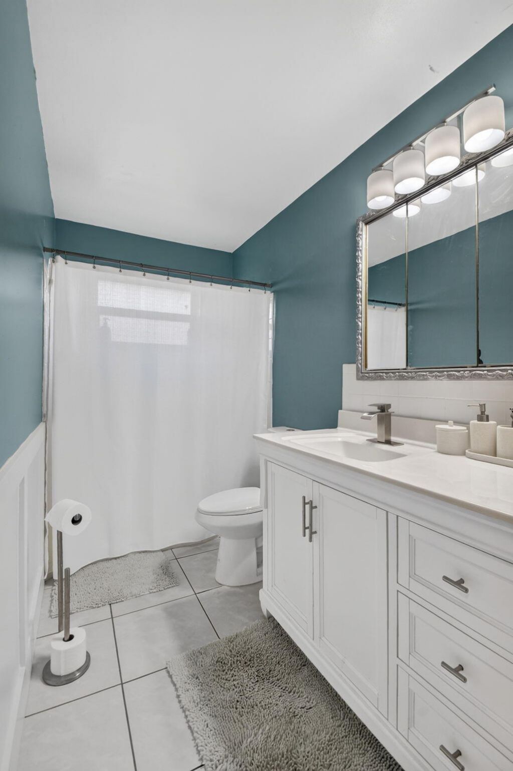 5780 Fernley Drive W, Unit 109, West Palm Beach, FL 33415 Photo