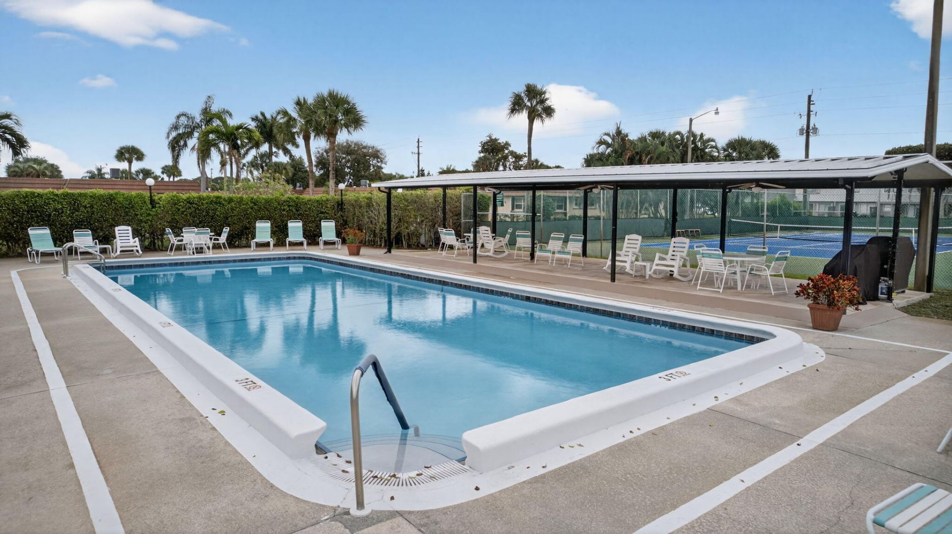 5780 Fernley Drive W, Unit 109, West Palm Beach, FL 33415 Photo
