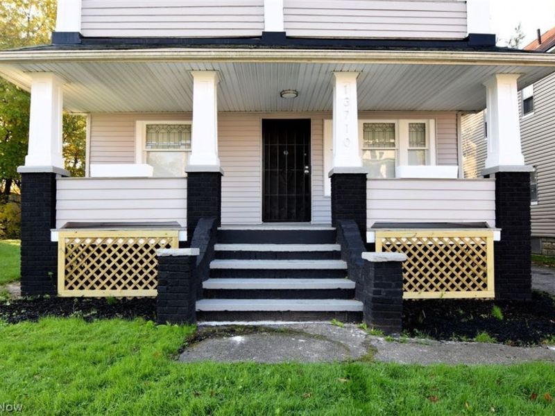 13710 Benwood Avenue, Cleveland, OH 44105 Photo 2