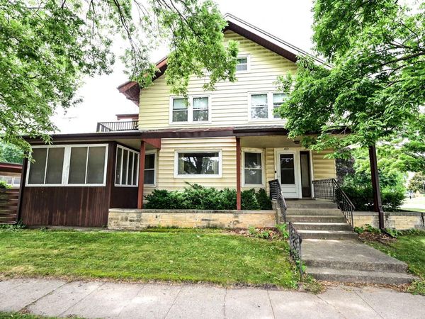 412 N Franklin Street, Manchester, IA 52057