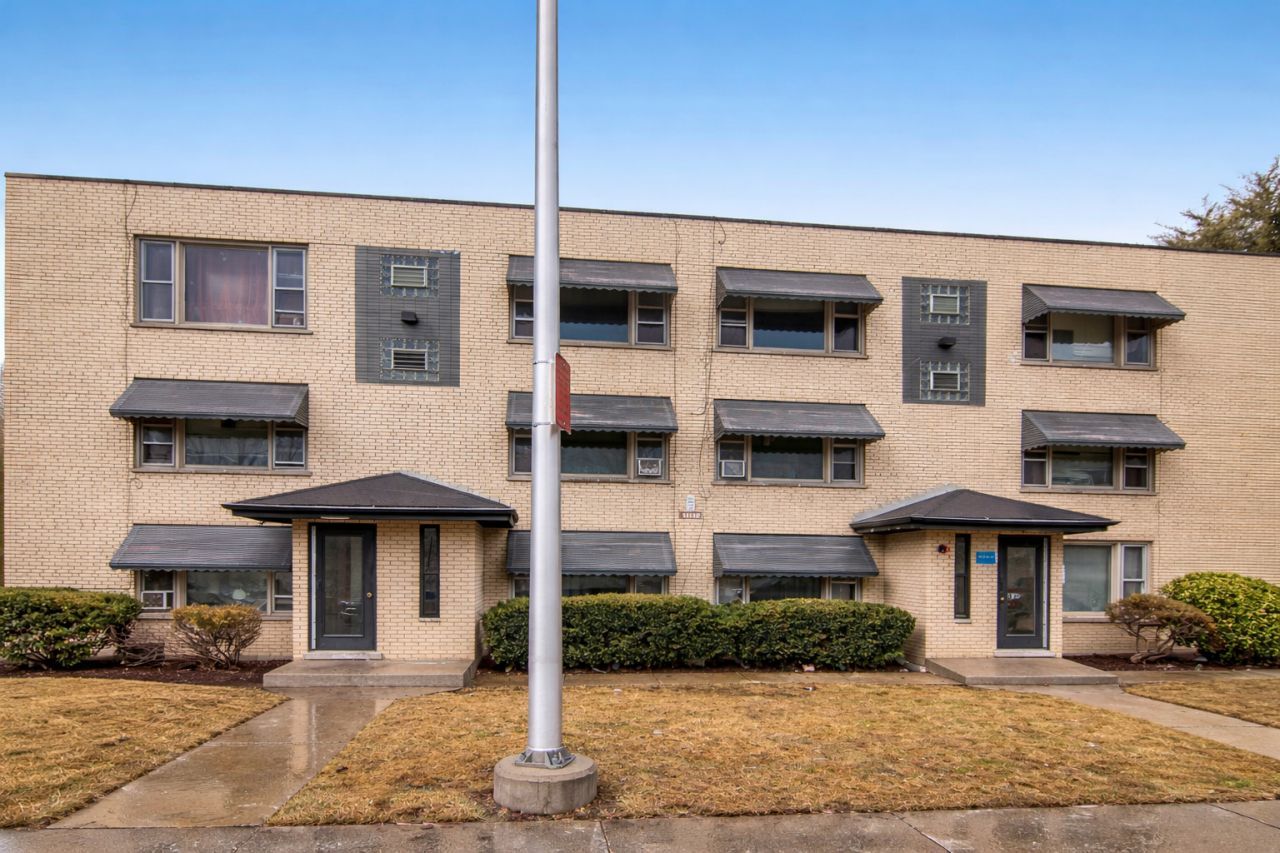 14132 S Highlawn Avenue , Unit 2, Riverdale, IL 60827 Main Photo