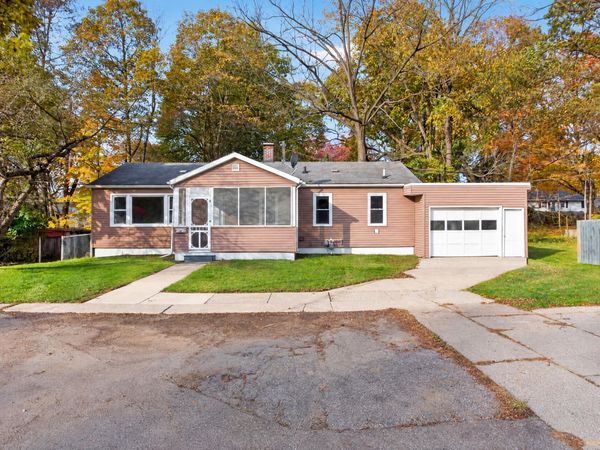 6 Elm Court Court, Hillsdale, MI 49242