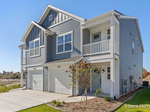 950 Indiana Avenue, Unit 17, South Haven, MI 49090