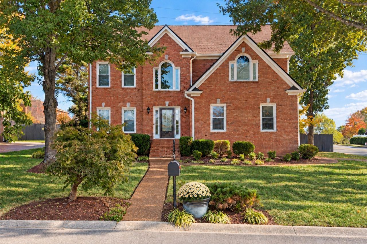 645 Pembroake Ln, Franklin, TN 37064 Main Photo