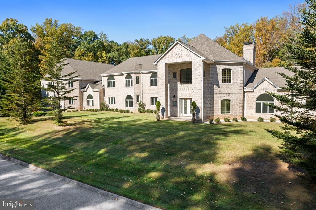 6 EVAN WAY , PIKESVILLE, MD 21208