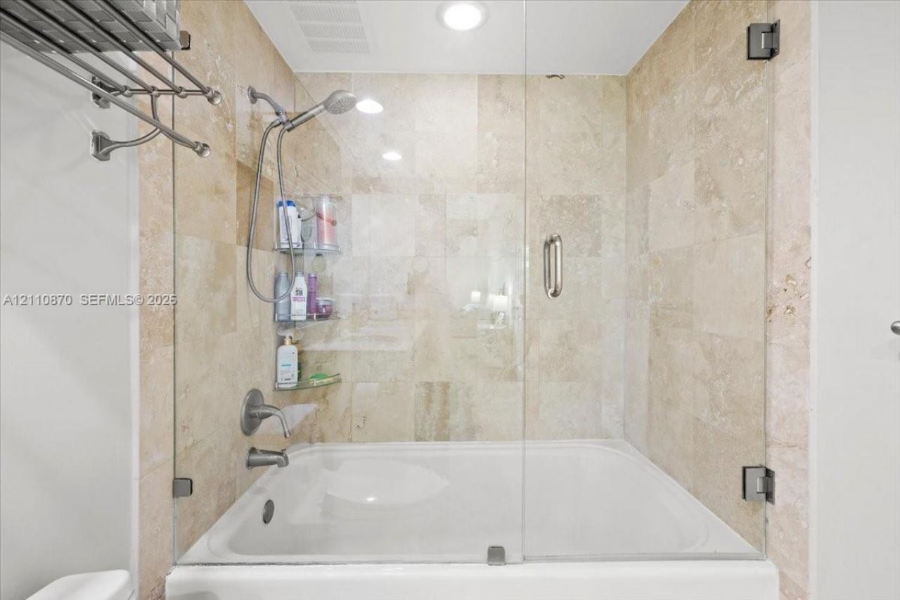 1755 E Hallandale Beach Blvd , Unit MEZ5E, Hallandale Beach, FL 33009 Photo