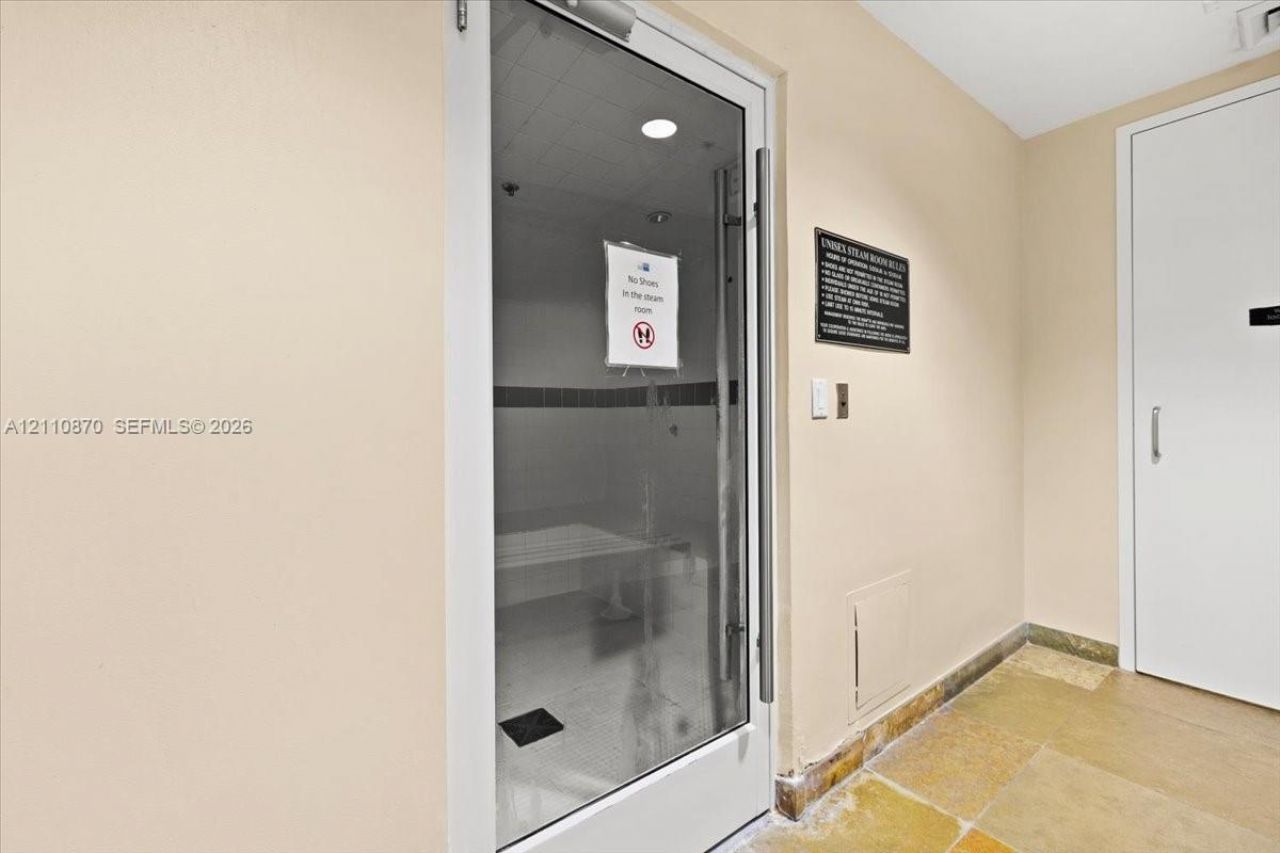 1755 E Hallandale Beach Blvd , Unit MEZ5E, Hallandale Beach, FL 33009 Photo