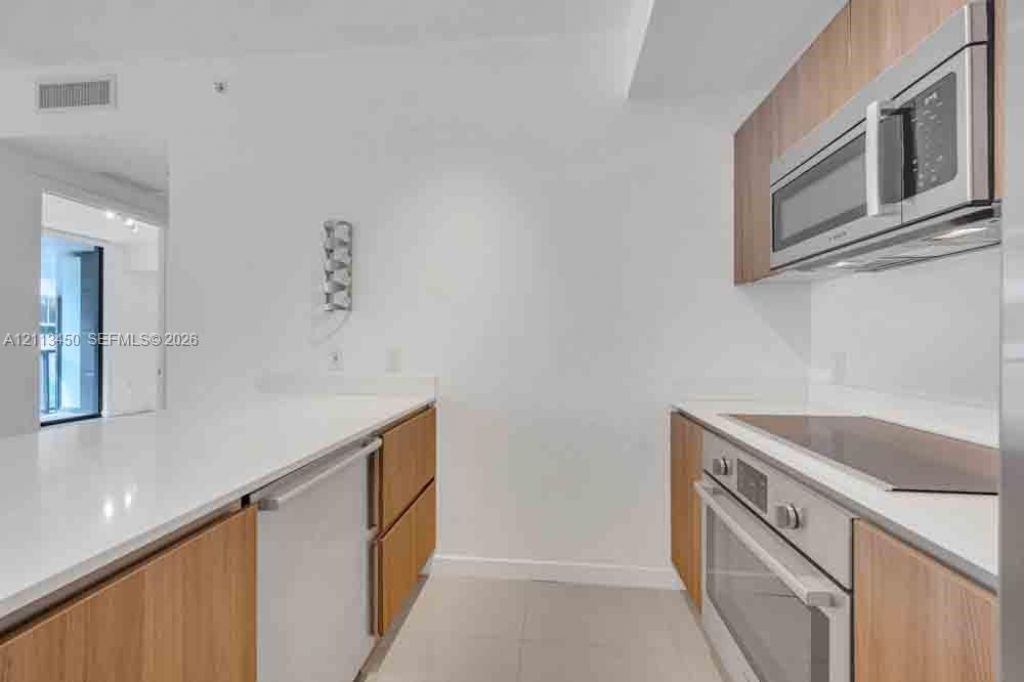 201 SW 17th Rd , Unit 302, Miami, FL 33129 Photo