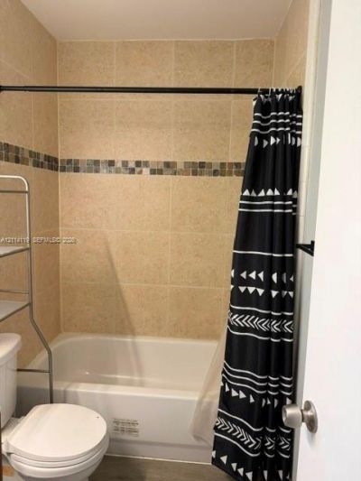 110 SE 7th St, Unit 6, Hallandale Beach, FL 33009 Photo