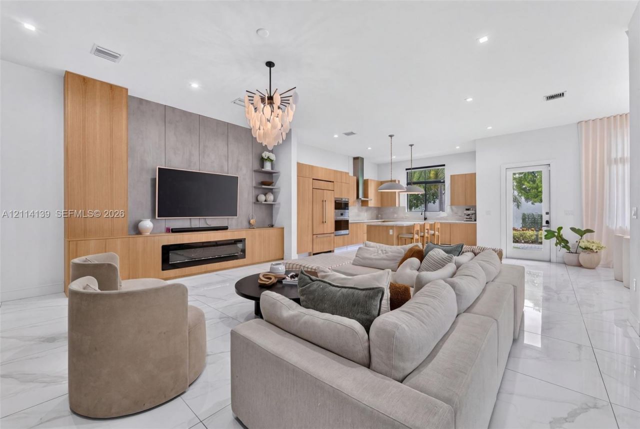 4438 NW 81st Ave , Doral, FL 33166 Photo