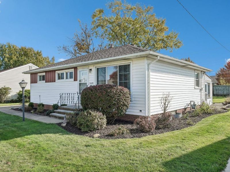 10699 Gabriella Drive, Parma, OH 44130 Photo 3