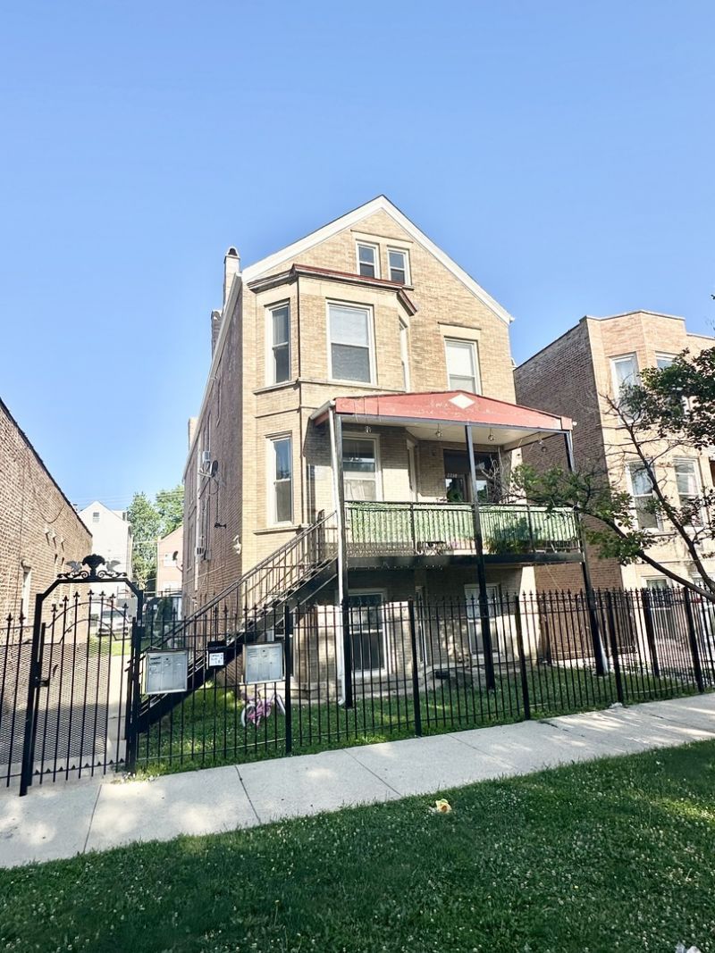 2238 S Homan Avenue , Unit 2R, Chicago, IL 60623 Main Photo