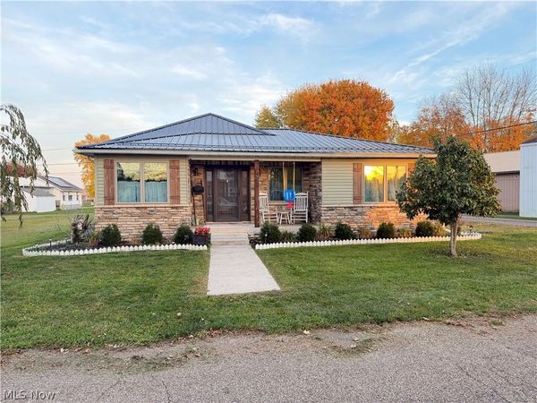 429 Dewey Avenue , Newcomerstown, OH 43832