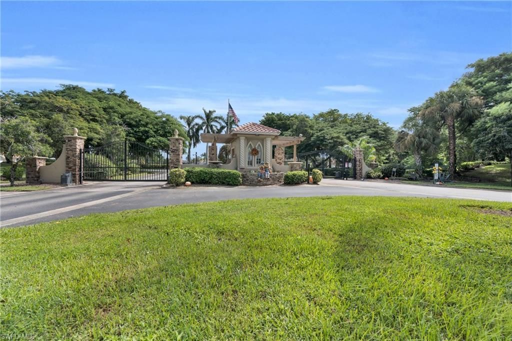 9791 Las Casas Dr, Fort Myers, FL 33919 Photo