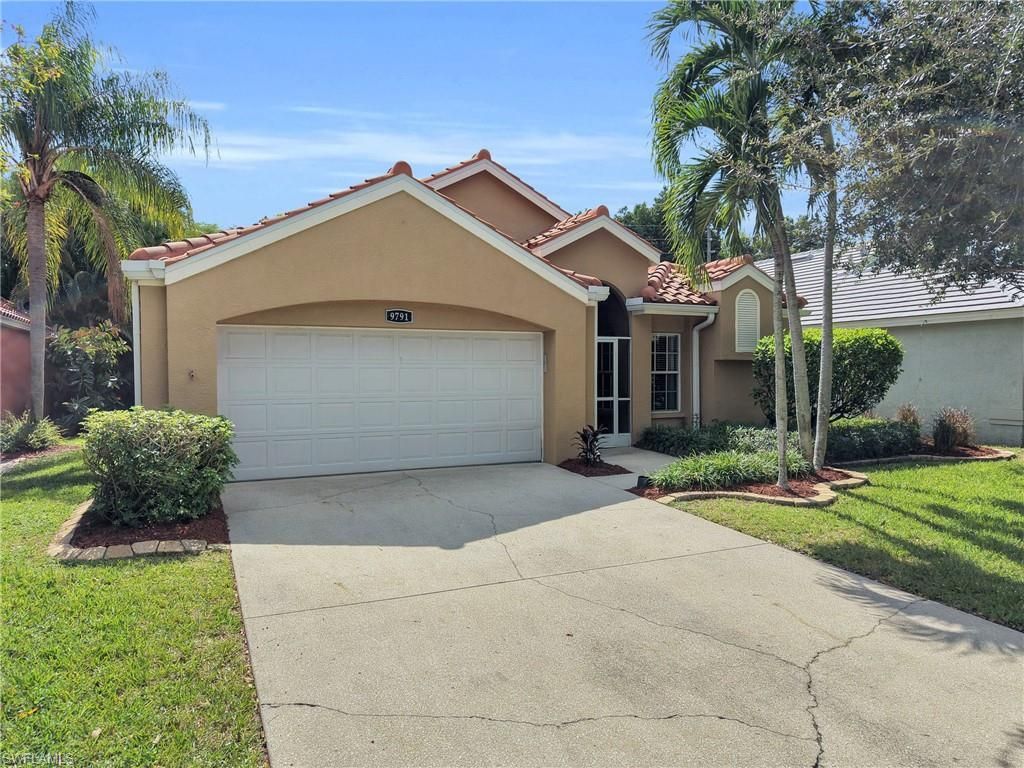 9791 Las Casas Dr, Fort Myers, FL 33919 Photo