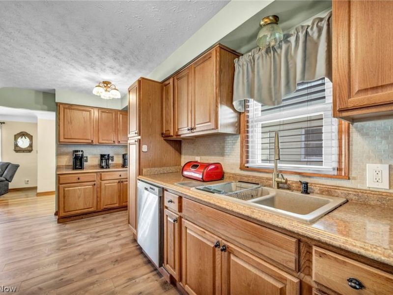 15643 Bowfin Boulevard , Brook Park, OH 44142 Photo 4