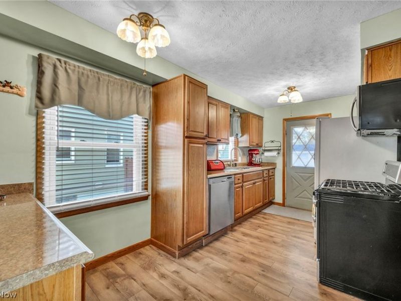 15643 Bowfin Boulevard , Brook Park, OH 44142 Photo 6