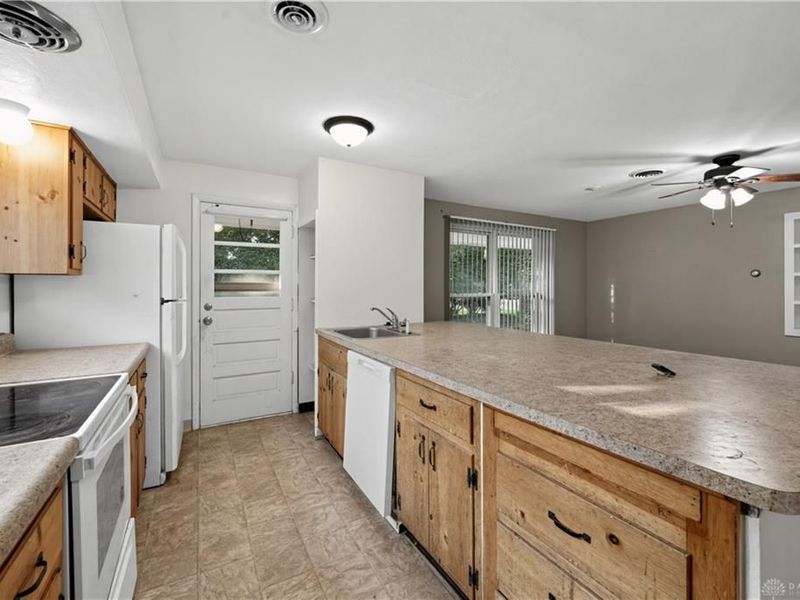 5884 Pamona Place, Dayton, OH 45459 Photo 6